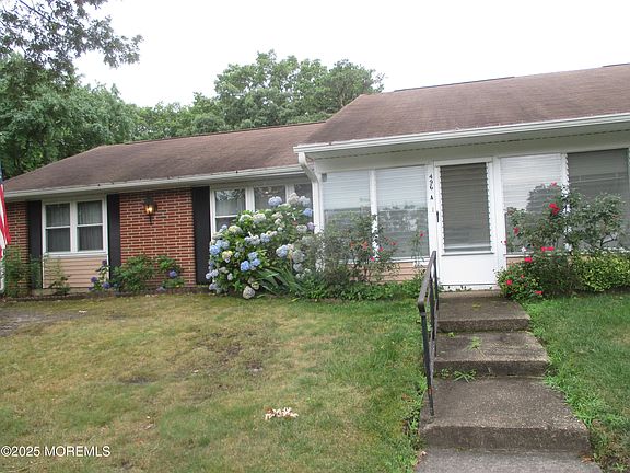 2nd image of 496A Thornbury Ct