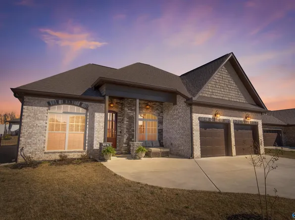 71 Gala St, Rainsville, AL 35986