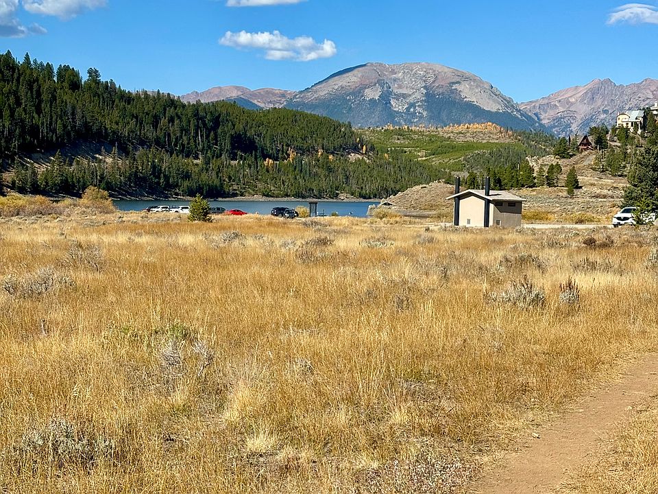 Trail to lake