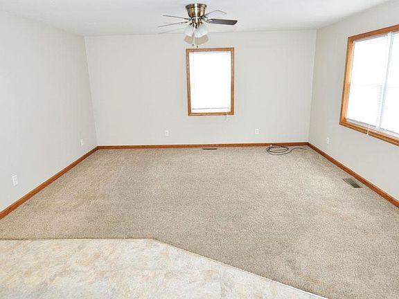 4th image of 260 Carrie Ave NW