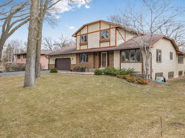 8325 Fairchild Ave, Mounds View, MN 55112