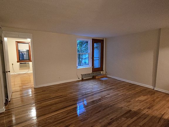 2nd image of 822 Union St #1R