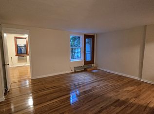 822 Union St #1R, Brooklyn, NY 11215