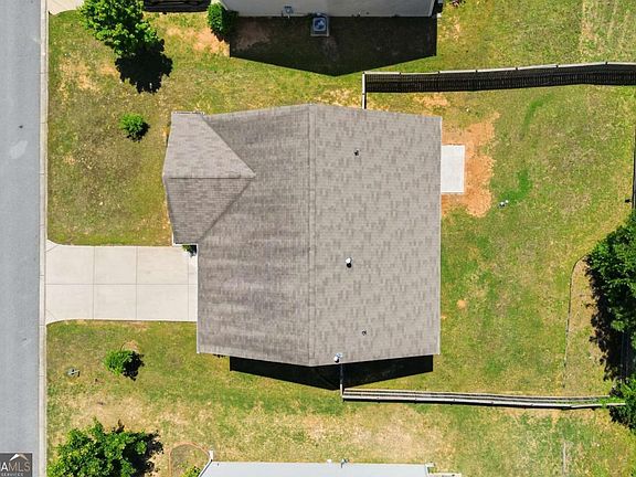 2nd image of 123 Possum Creek Ln