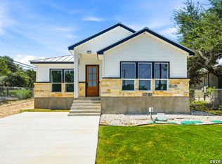 1275 Dawnridge Dr, Canyon Lake, TX 78133