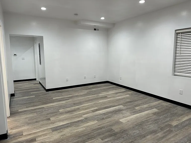 309 W Main St — Photo 10