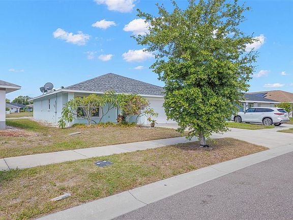 2nd image of 1550 BLOSSOM BAYOU CIRCLE