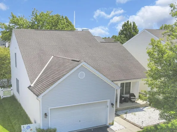 8578 Smokey Hollow Dr, Lewis Center, OH 43035