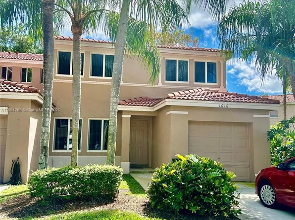 1616 W Harmony Lake Cir, Davie, FL 33324