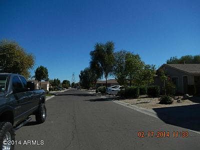2nd image of 1062 E Desert Moon Trl