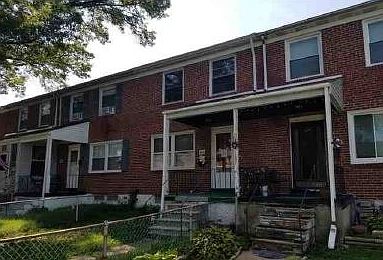 Exterior Neighborhood (street photo)