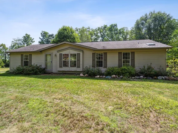 3825 Woods Rd, Leslie, MI 49251