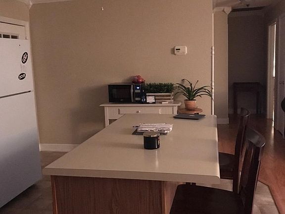 Kitchen counter/workspace