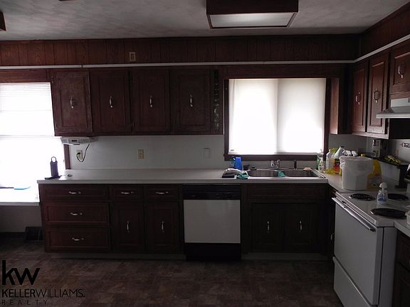 4th image of 5400 W Hughes St