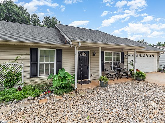 5th image of 146 Fernwood Dr