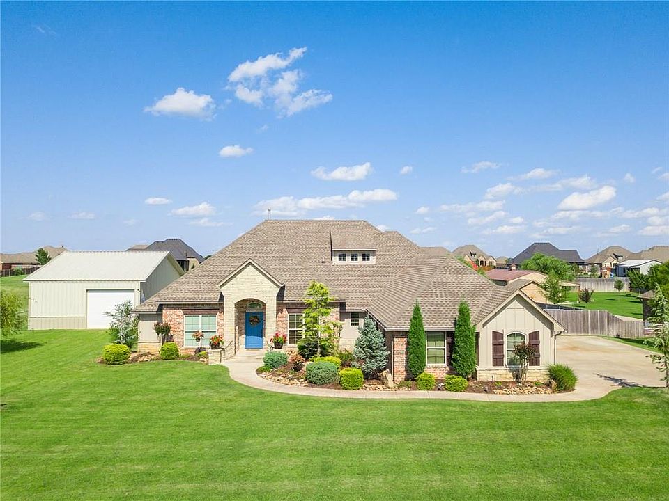 1st image of 380 Stephany Dr