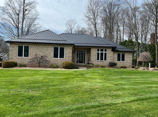 40 W Maple Dr, Seville, OH