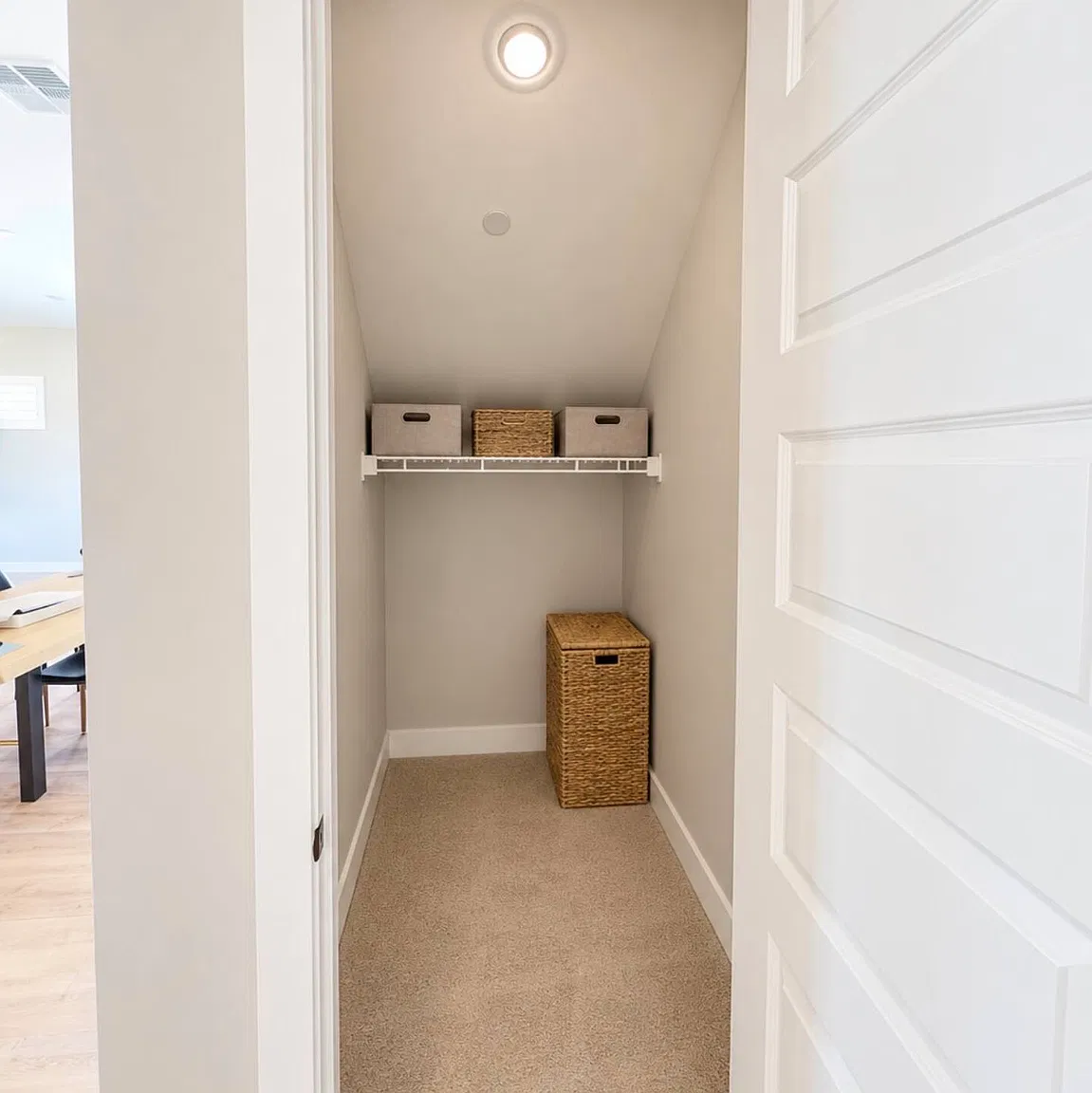 5 bed, 4.5 bath, 3590 sqft, $9,800 — Photo 4