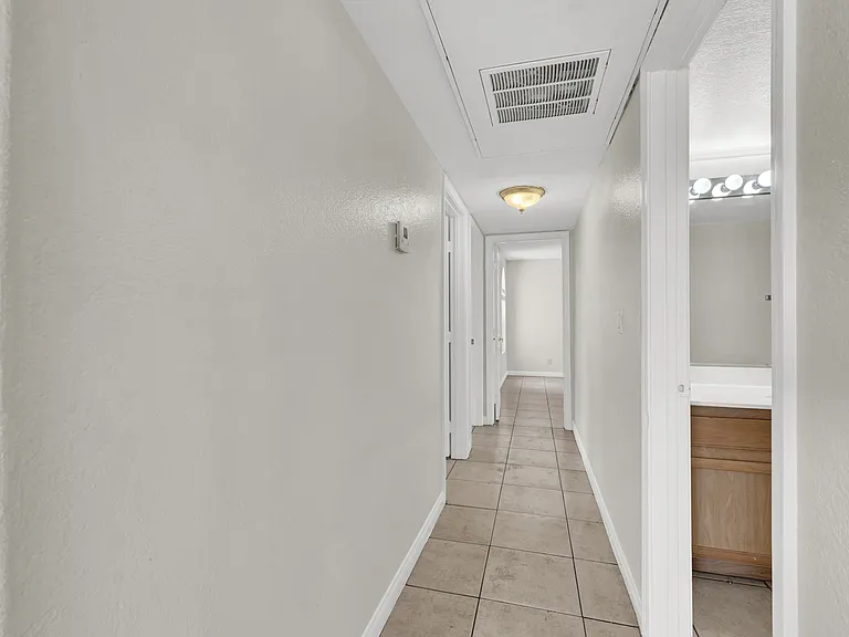 #GuardianRealty 2974 Juniper Hills #102 Las Vegas Condo Rental hallway_08072025