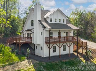 94 Spicewood Rd, Weaverville, NC 28787