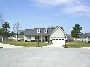 217 Snowden Ct, Richlands, NC 28574