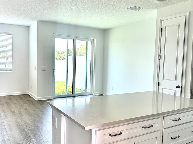 7588 Deer Valley Cir — Photo 2