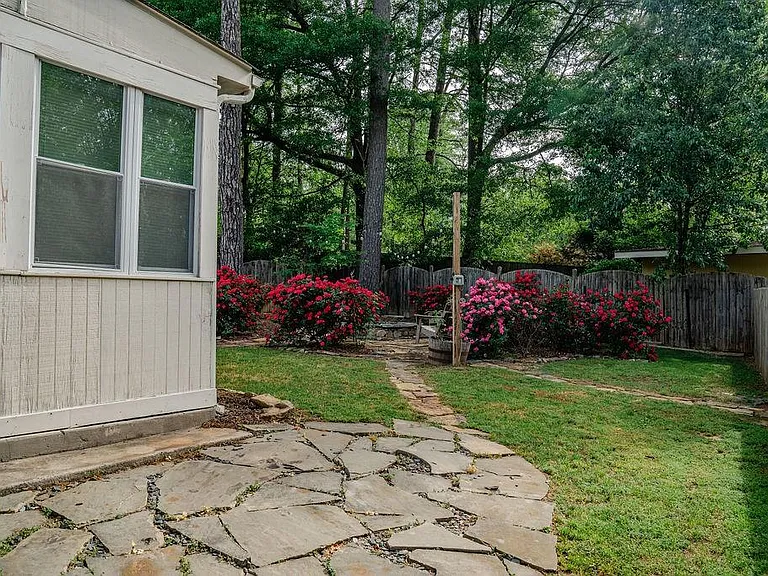 2331 Robin Ln SE — Photo 29