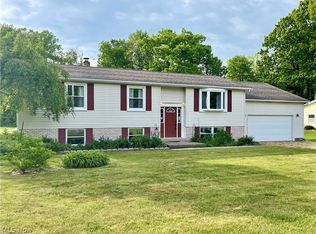 2982 Arcola Rd, Madison, OH 44057