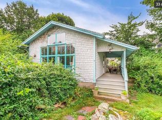 1A Grapevine Rd, Gloucester, MA 01930