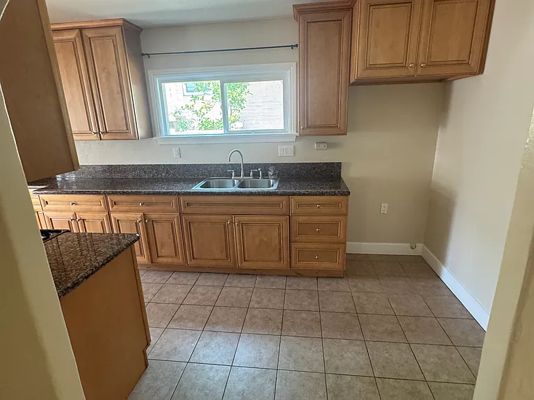 1615 Bellford Ave — Photo 7
