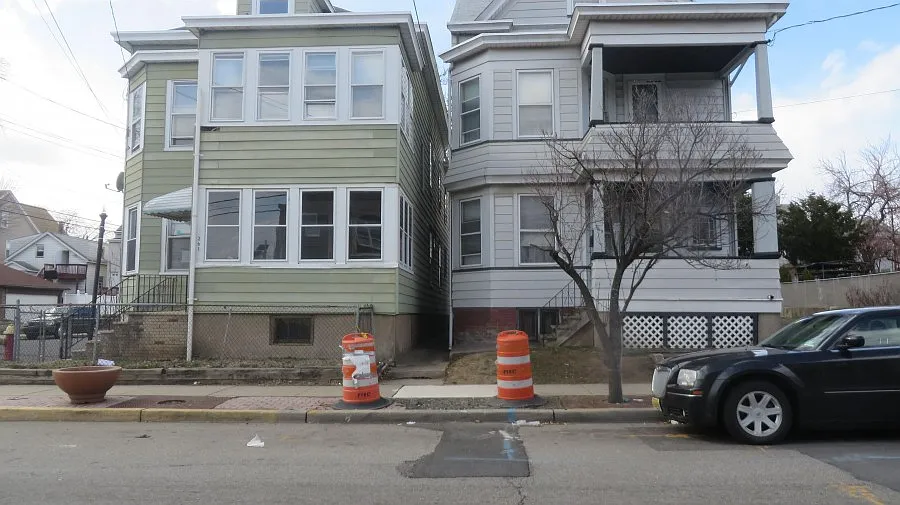 261 N 8th St photo 1