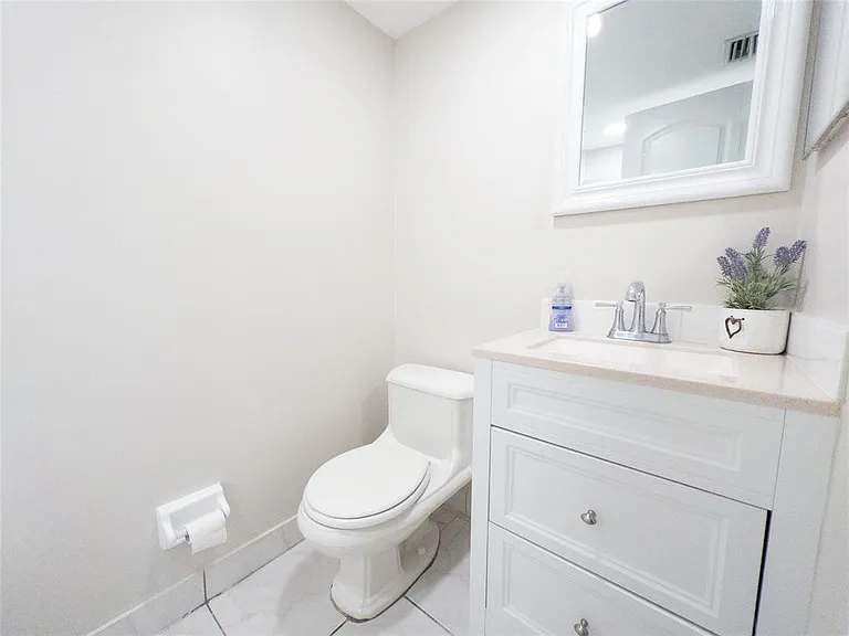 3256 NW 104th Ave — Photo 5