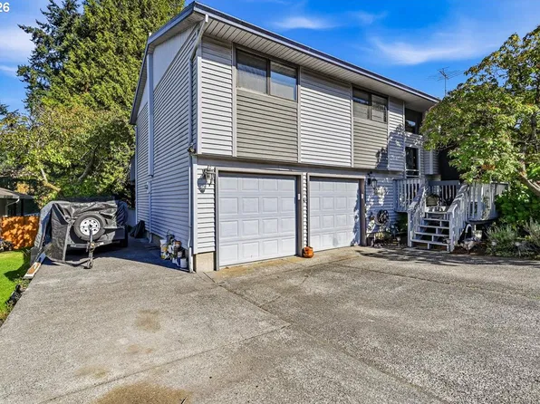 2330 SE Paloma Dr, Gresham, OR 97080