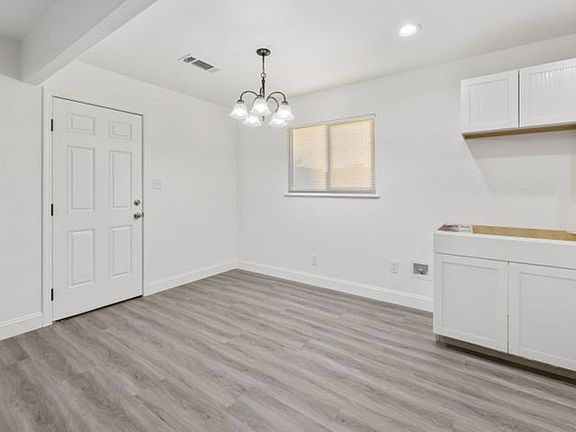 4th image of 1406 W Roosevelt Ave