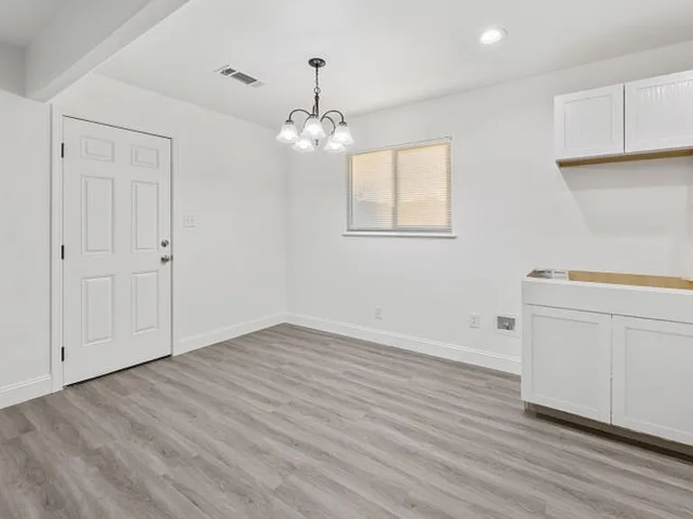 1406 W Roosevelt Ave — Photo 4