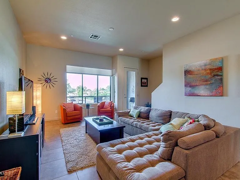 6937 E 6th St #1003 — Photo 28