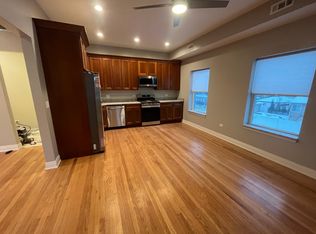 6923 34th St #2, Berwyn, IL 60402