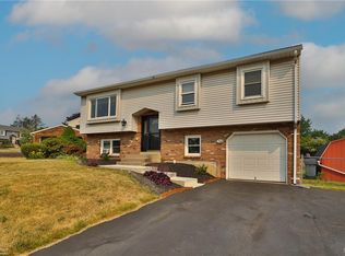 428 Cross Hill Rd, Nazareth, PA 18064