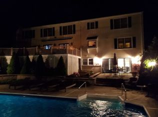 6 Guernsey Ln, Wallingford, CT 06492