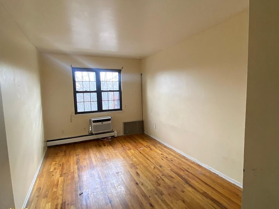 2nd image of 15644 78th St Floor 2