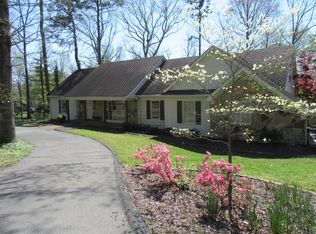 4 Rock Crest Dr, Signal Mountain, TN 37377