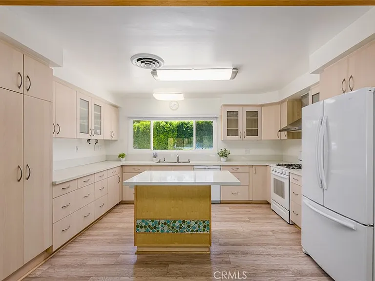 5065 Casa Dr — Photo 9