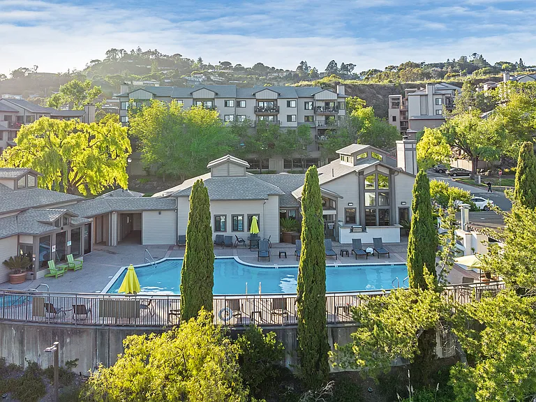 Larkspur Courts — Photo 22