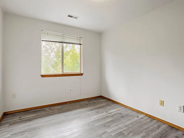 17892 NW Deerfield Dr — Photo 20
