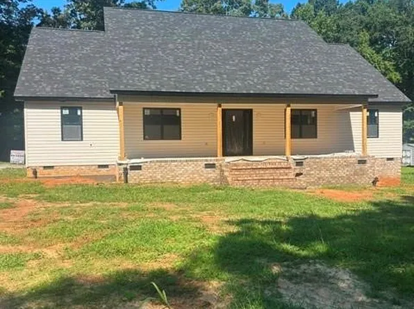 721 N Fayetteville St, Liberty, NC 27298