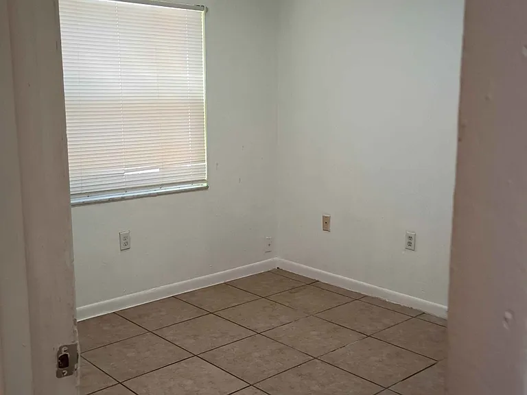 4907 E Temple Heights Rd #B — Photo 2