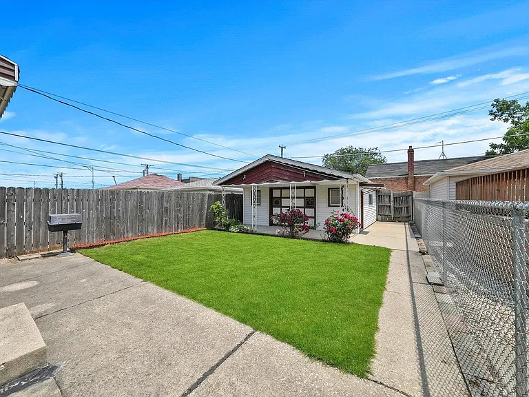 6023 S Parkside Ave — Photo 12