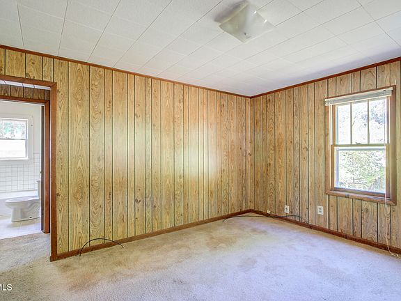 5th image of 2346 Carolina Ave