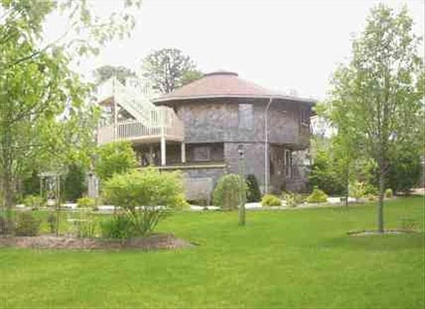 1st image of 33 Puritan Dr
