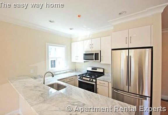 2nd image of 11 Sheridan St #3